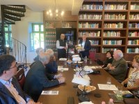 Kihelyezett vezetőségi ülés